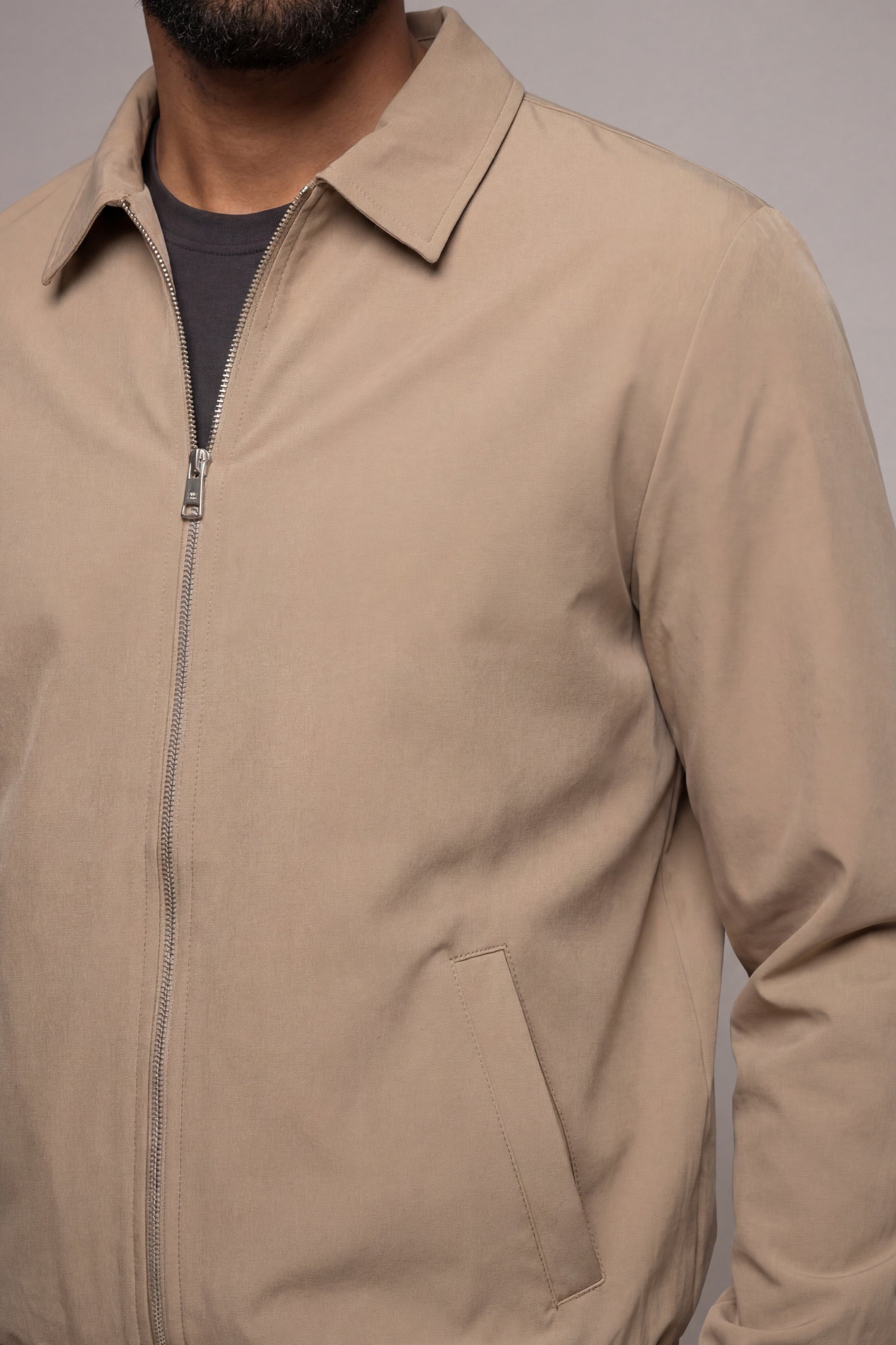 MAESON Tech Stretch Vest Bronzed Camel — detail
