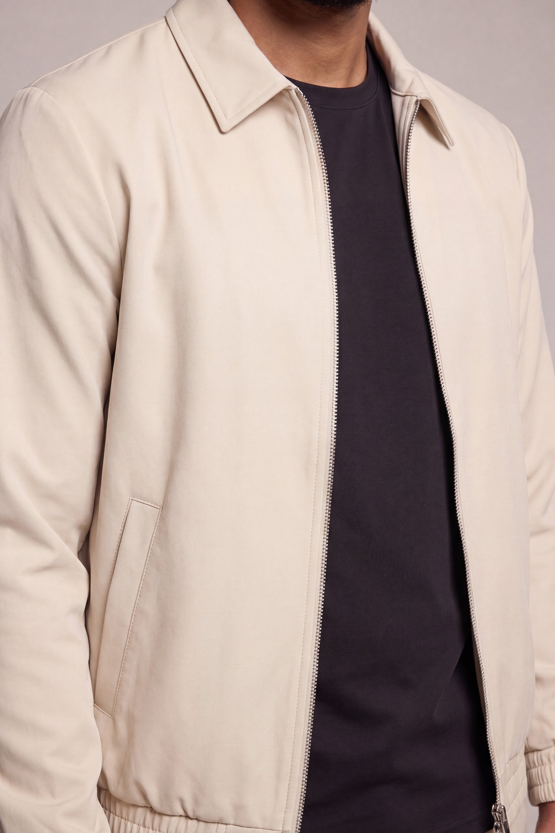 MAESON Tech Stretch Vest Silk Beige — detail