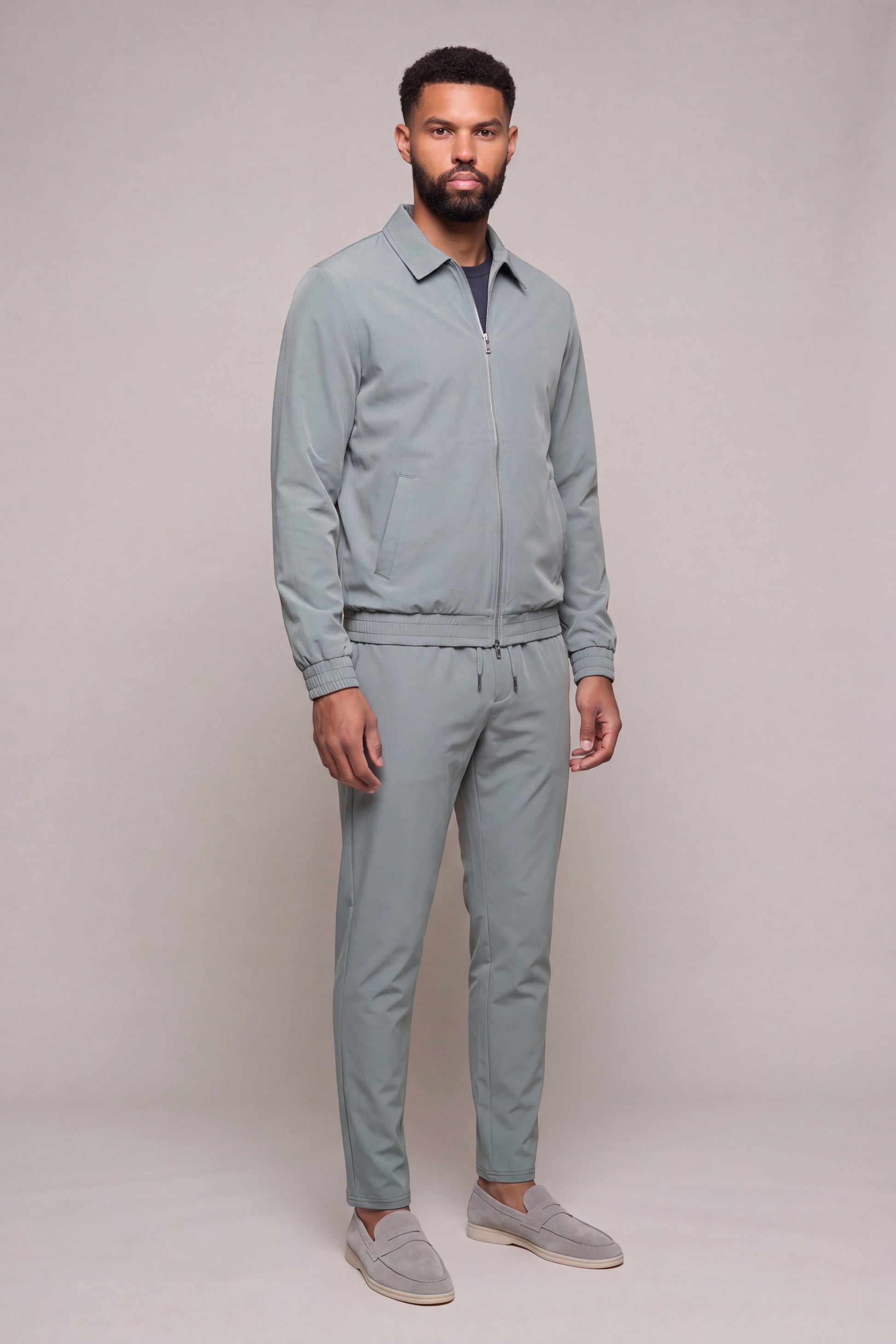 MAESON Tech Stretch Vest Storm Grey — model, vooraanzicht
