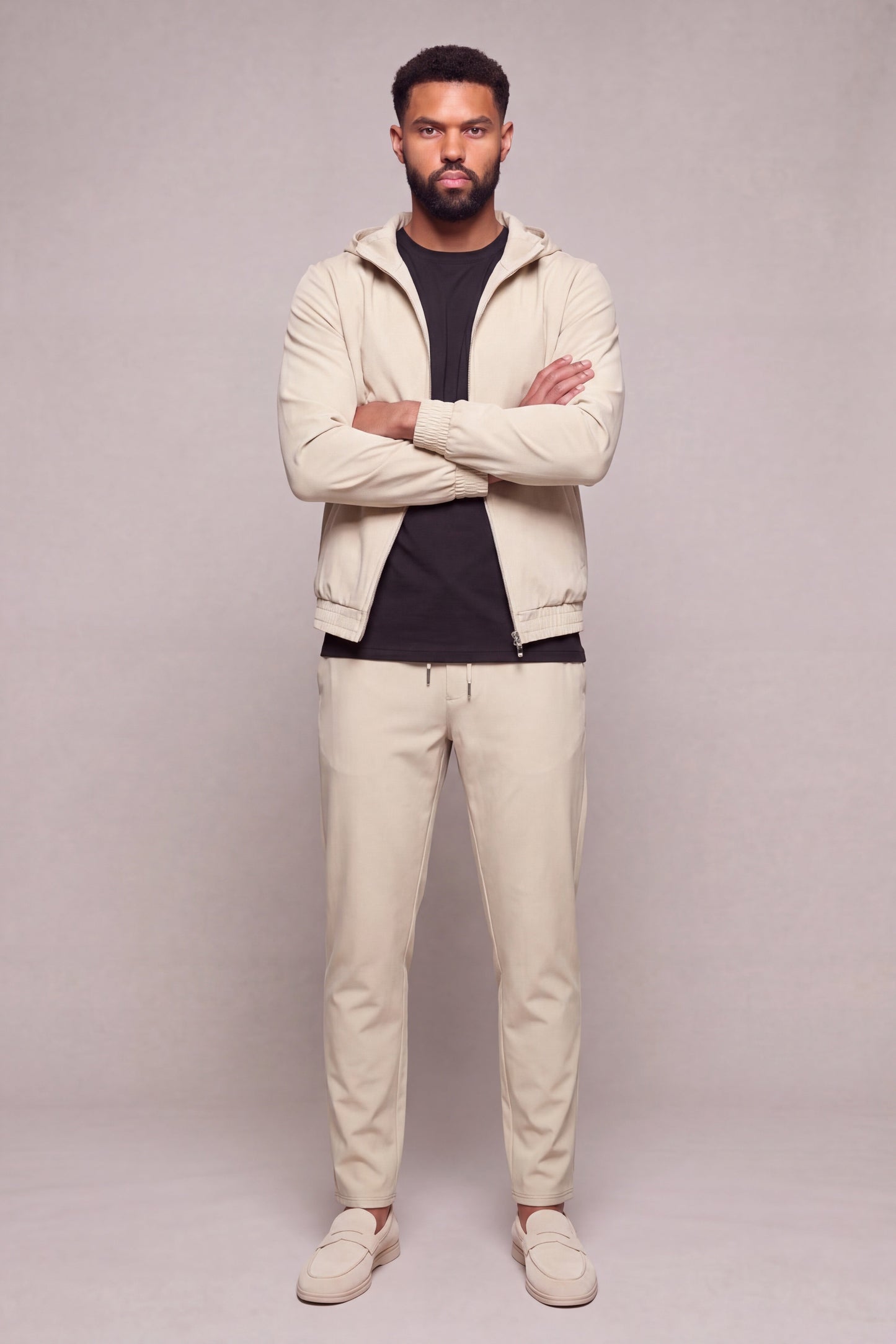 MAESON Hooded Tech Stretch Vest Silk Beige — model, vooraanzicht