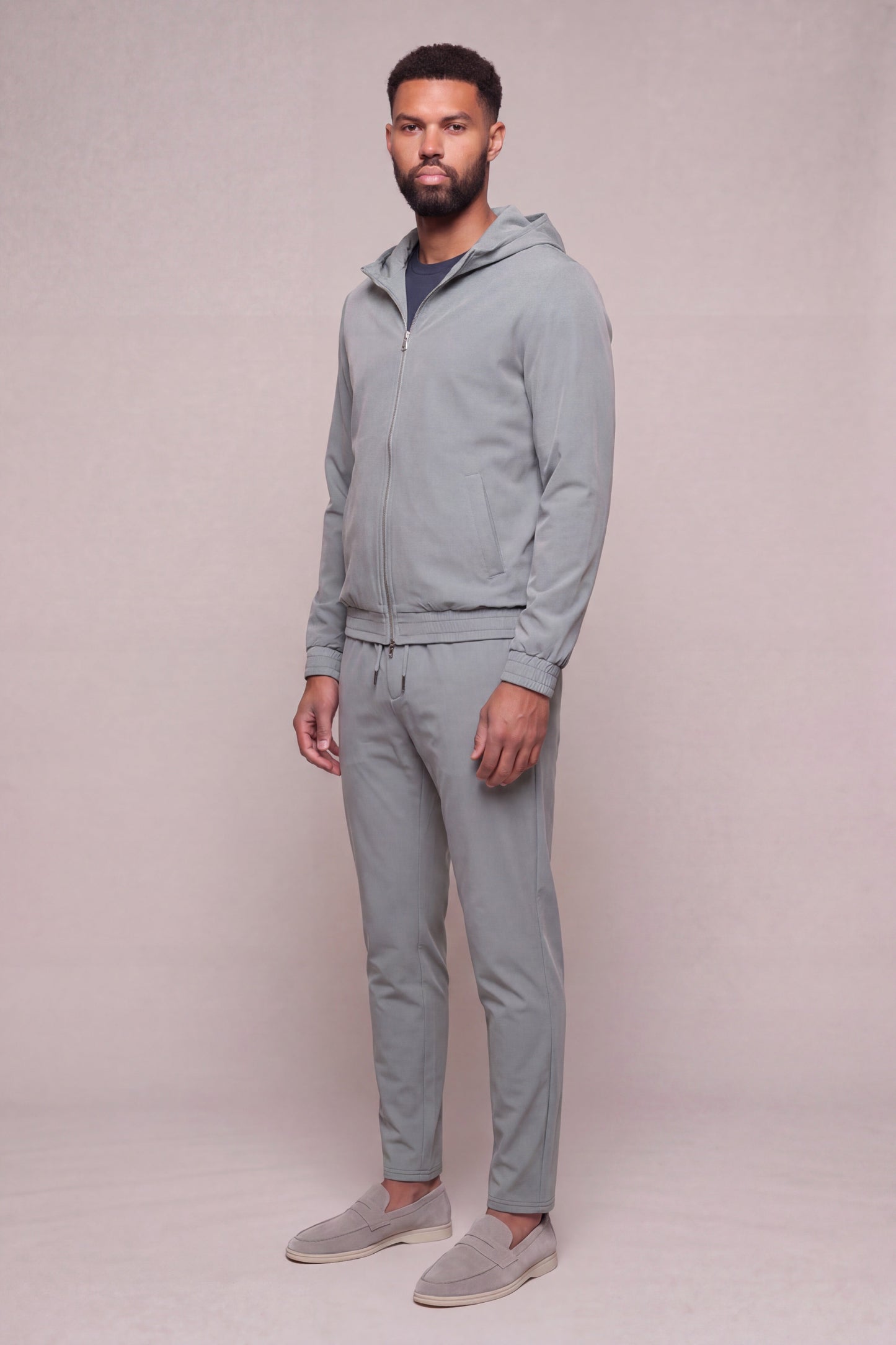 MAESON Hooded Tech Stretch Vest Storm Grey — model, vooraanzicht