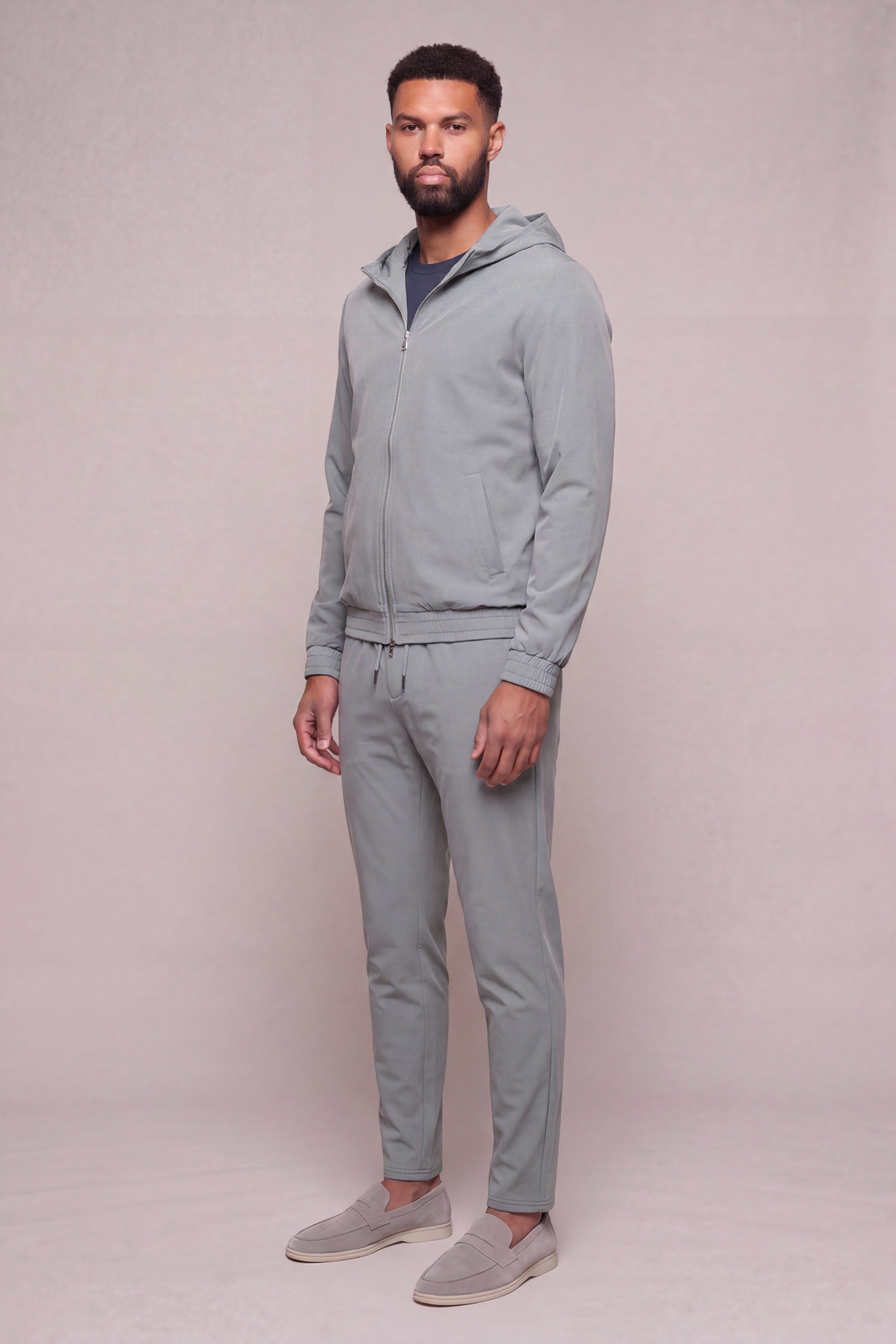 MAESON Hooded Tech Stretch Vest Storm Grey — model, vooraanzicht