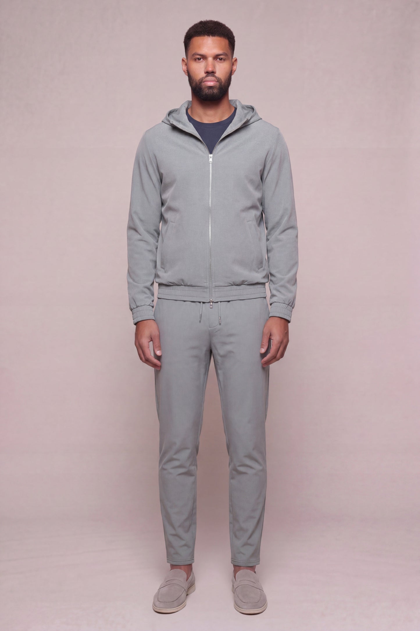 MAESON Hooded Tech Stretch Vest Storm Grey — model, achteraanzicht