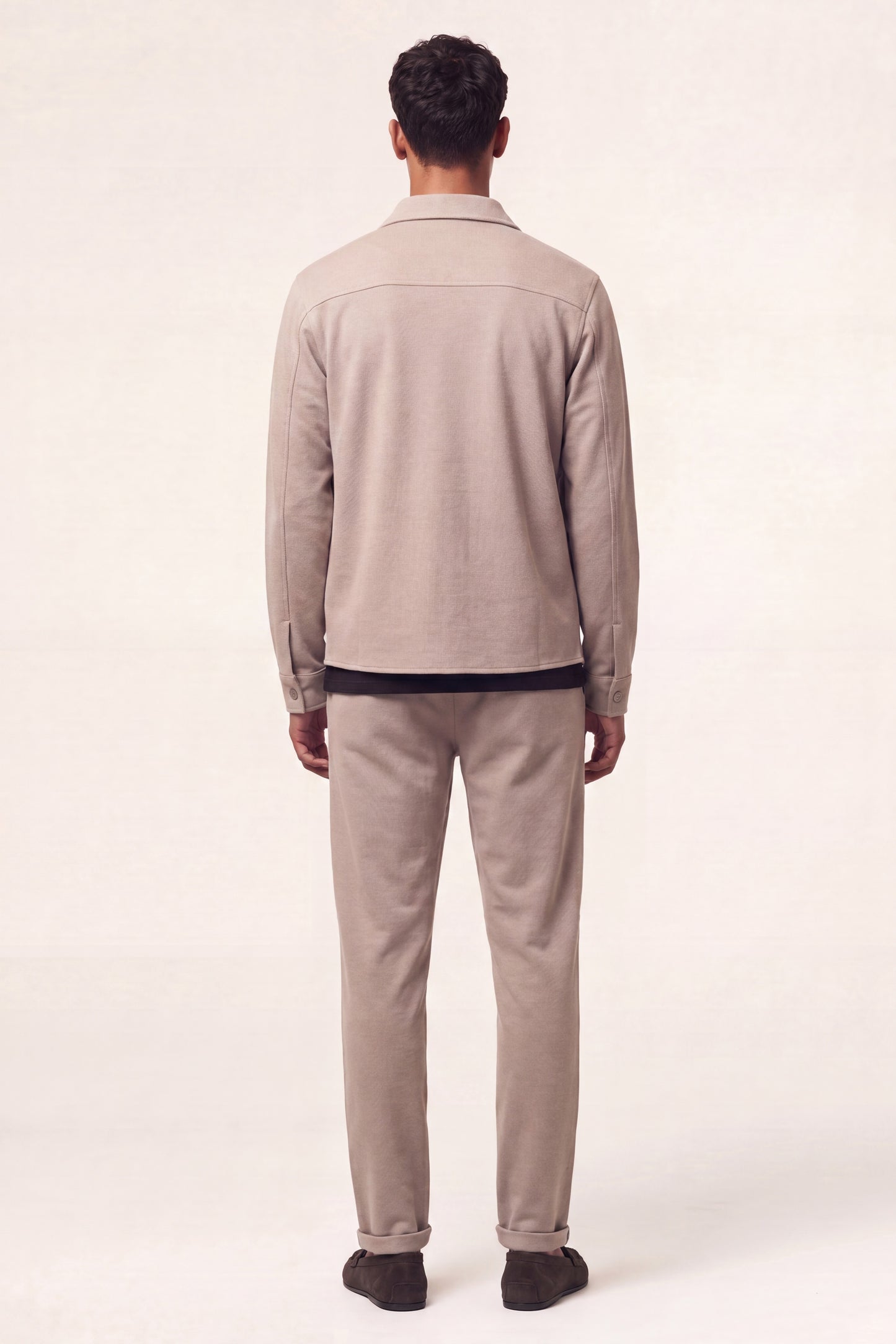 MAESON Knitted Overshirt Desert Beige — model, achteraanzicht