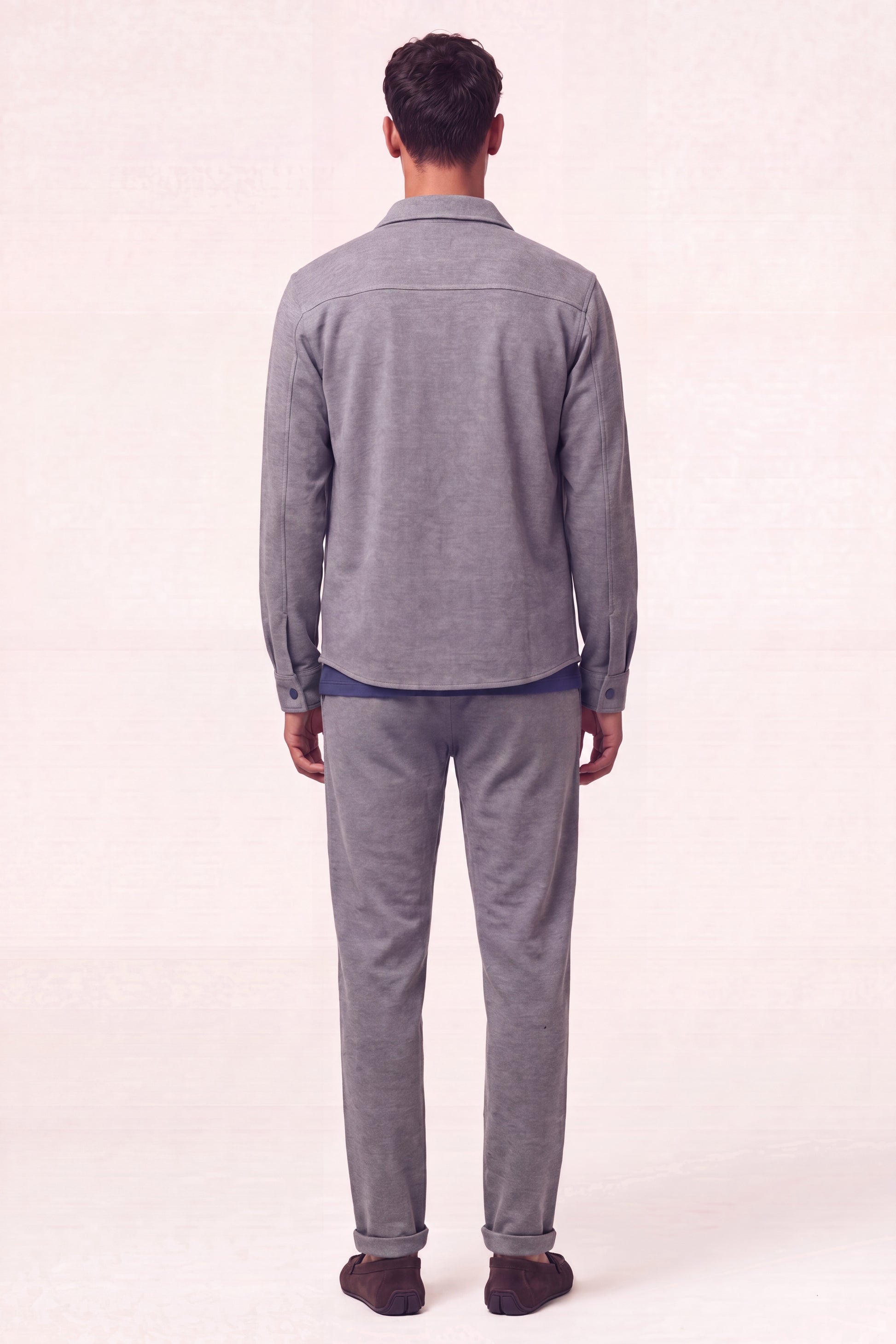 MAESON Knitted Overshirt Midnight Blue — model, achteraanzicht