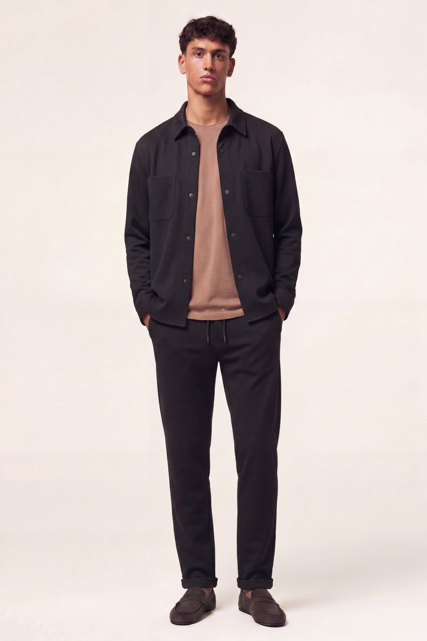 MAESON Knitted Overshirt Onyx Black — model, vooraanzicht