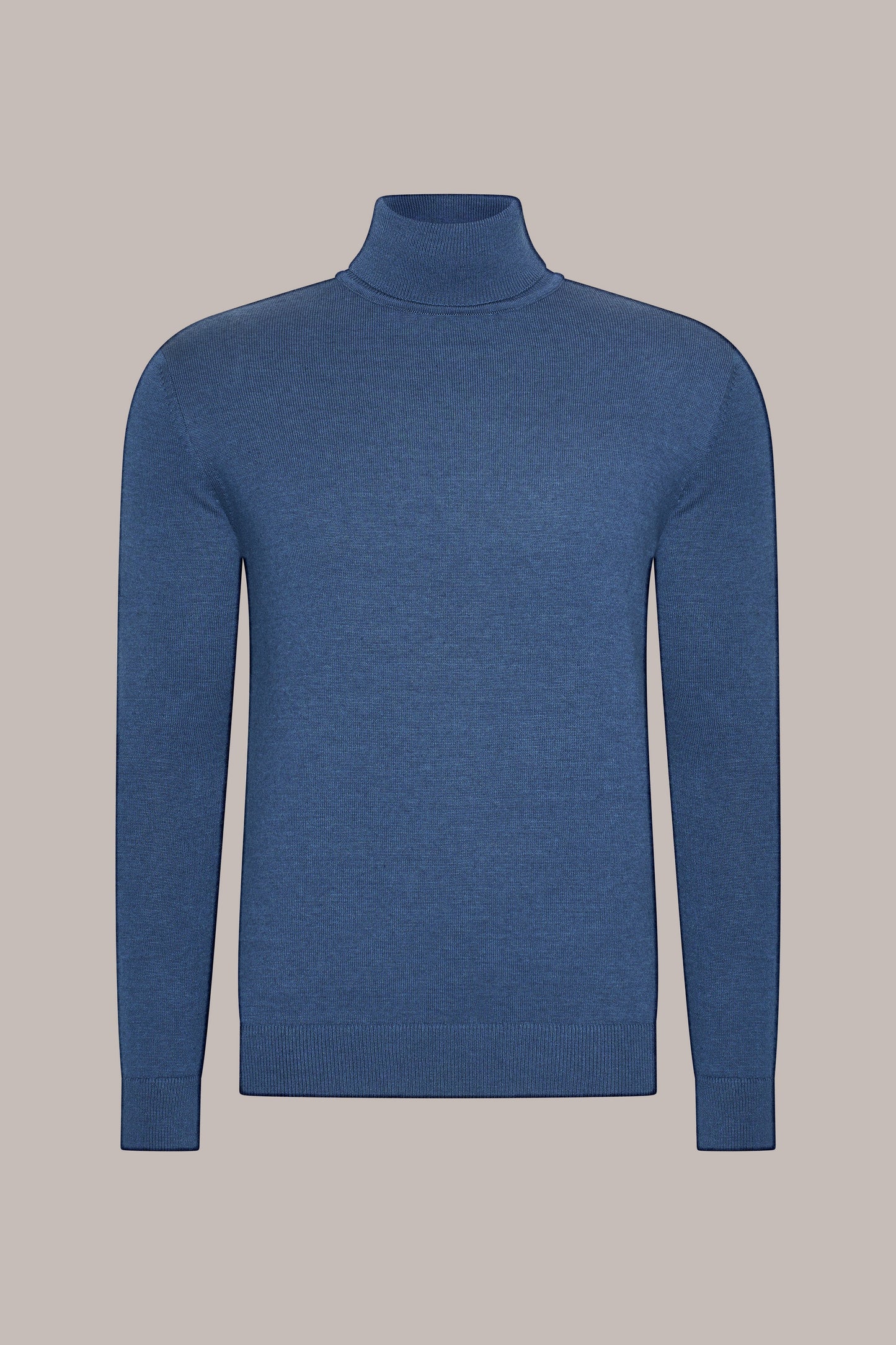 MAESON The Belfort Turtleneck Pure Indigo — vooraanzicht