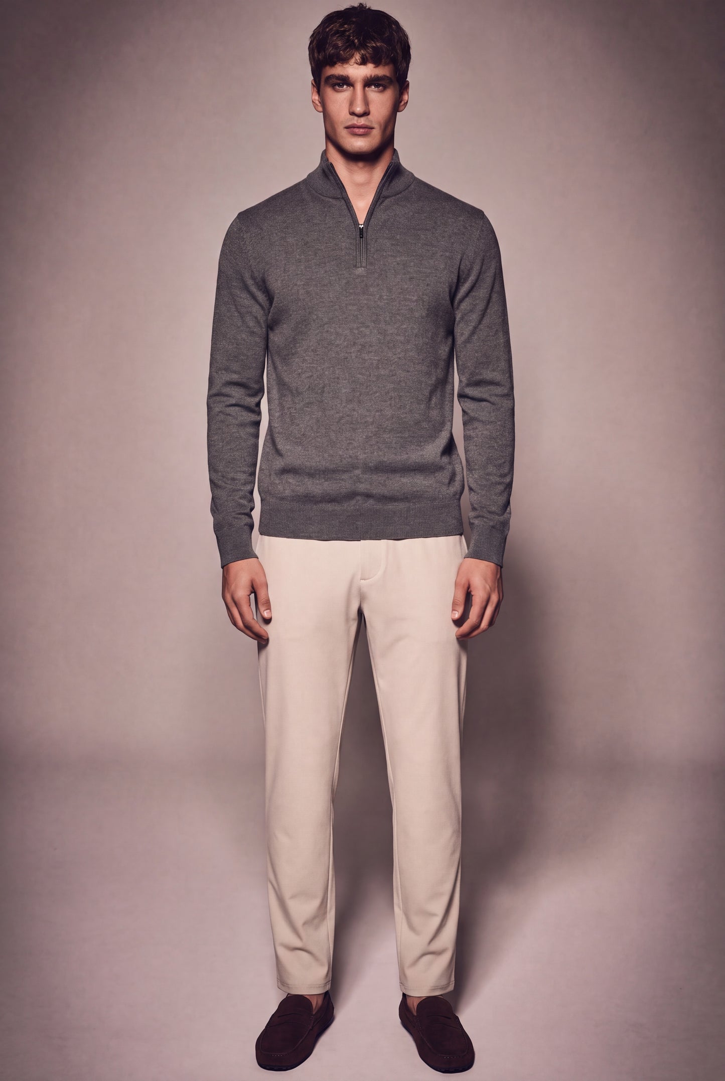 MAESON The Belfort Half-Zip Dove Grey — model, foto 1
