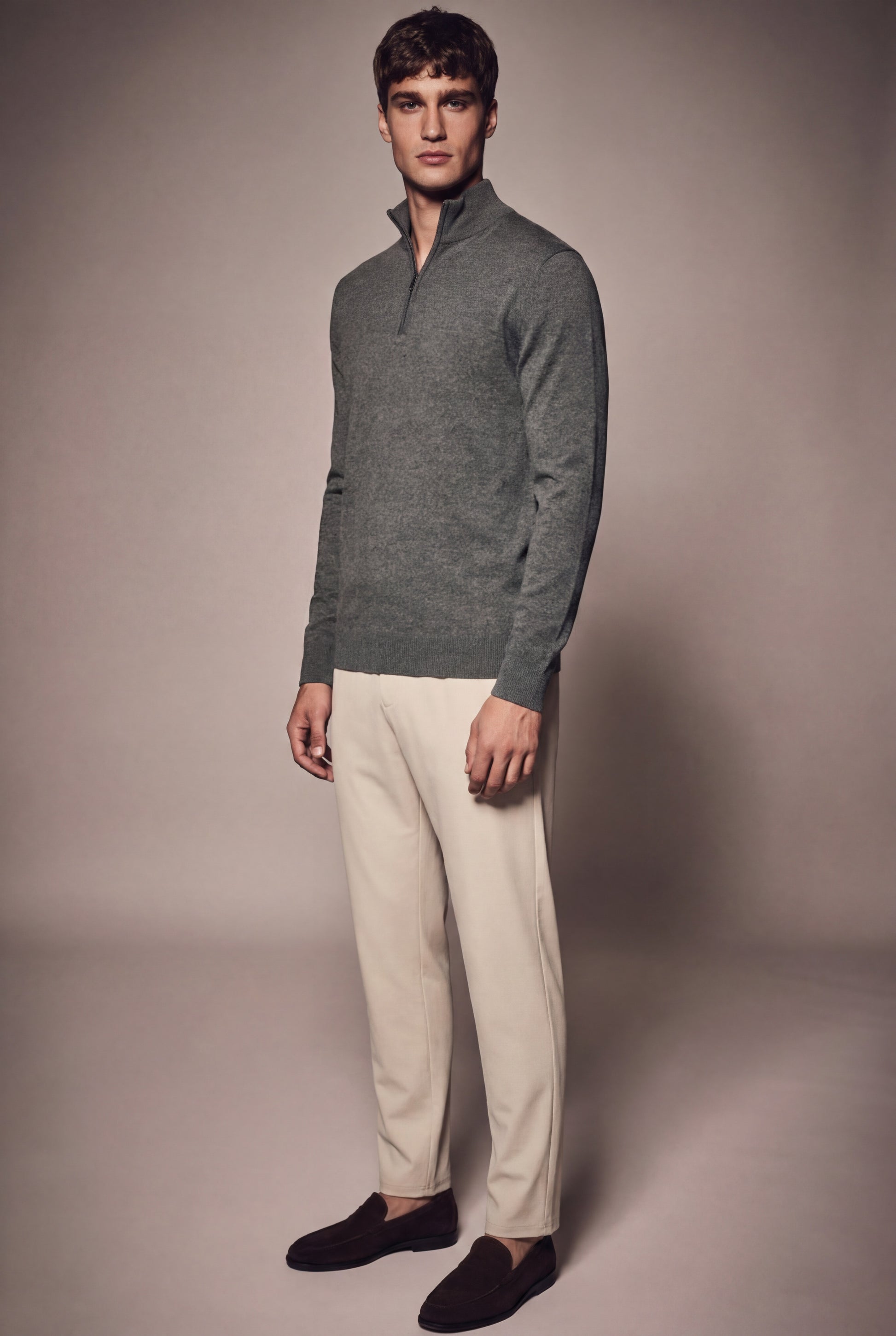 MAESON The Belfort Half-Zip Dove Grey — model, foto 2