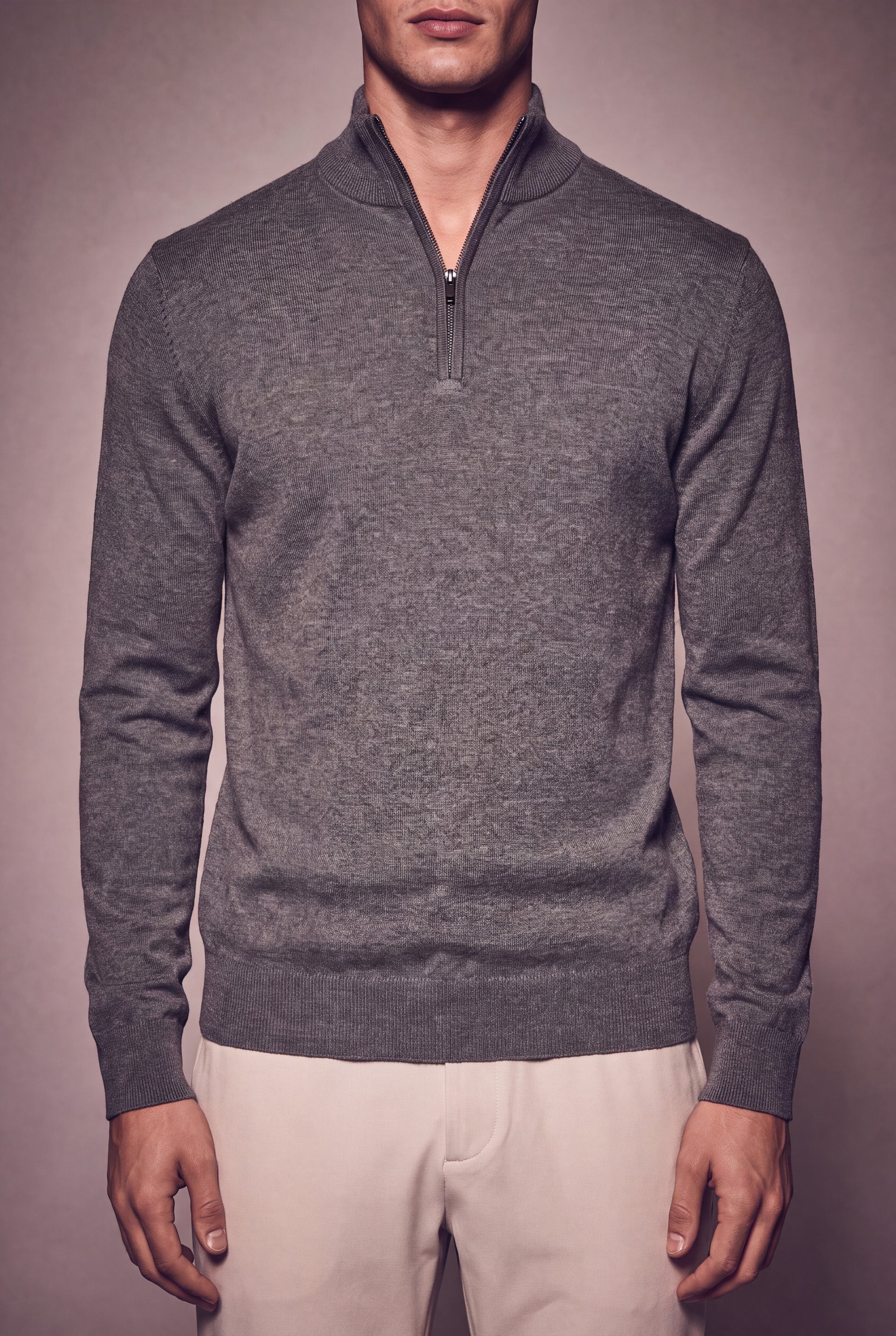 MAESON The Belfort Half-Zip Dove Grey — model, foto 3