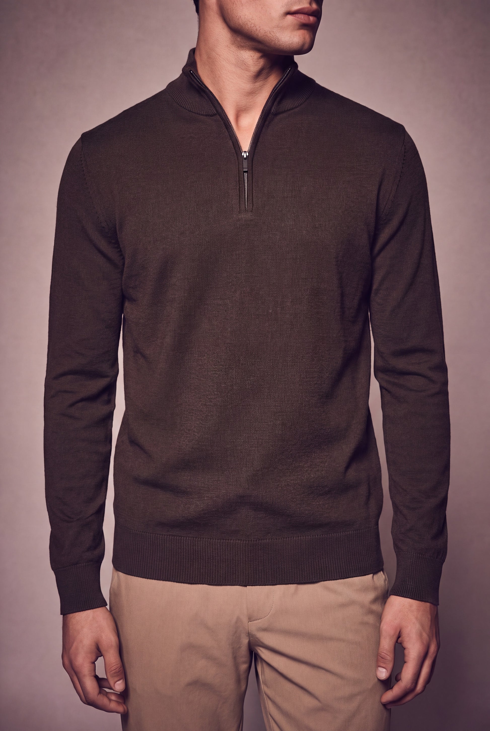 MAESON The Belfort Half-Zip Oak Brown — model, foto 3