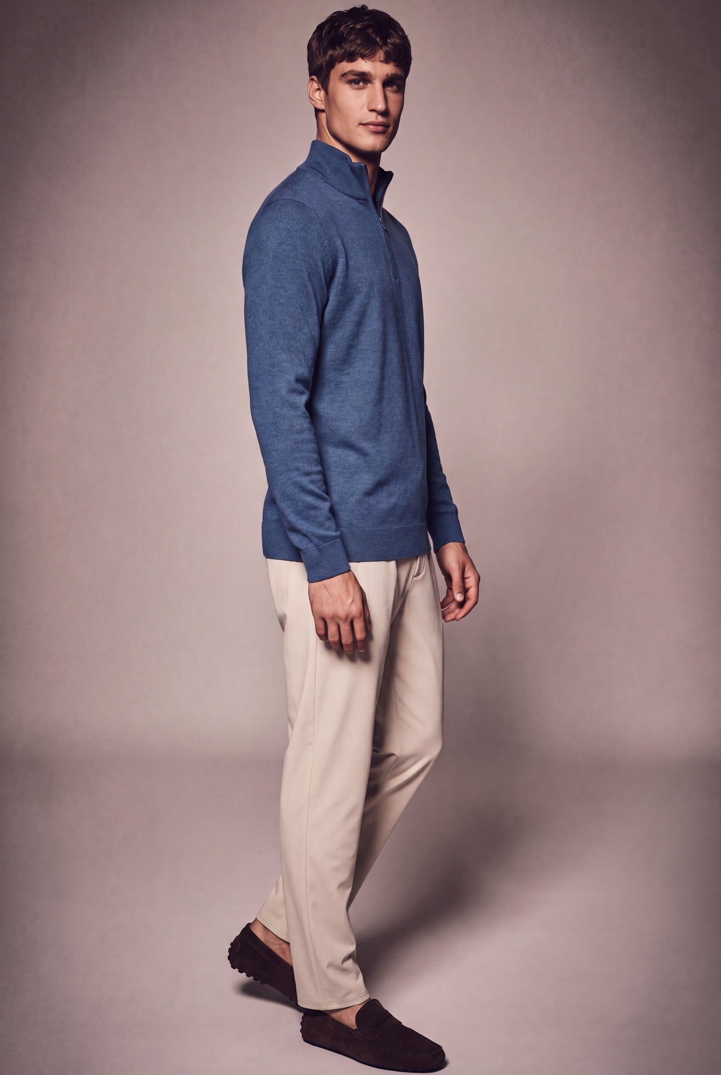 MAESON The Belfort Half-Zip Pure Indigo — model, foto 2