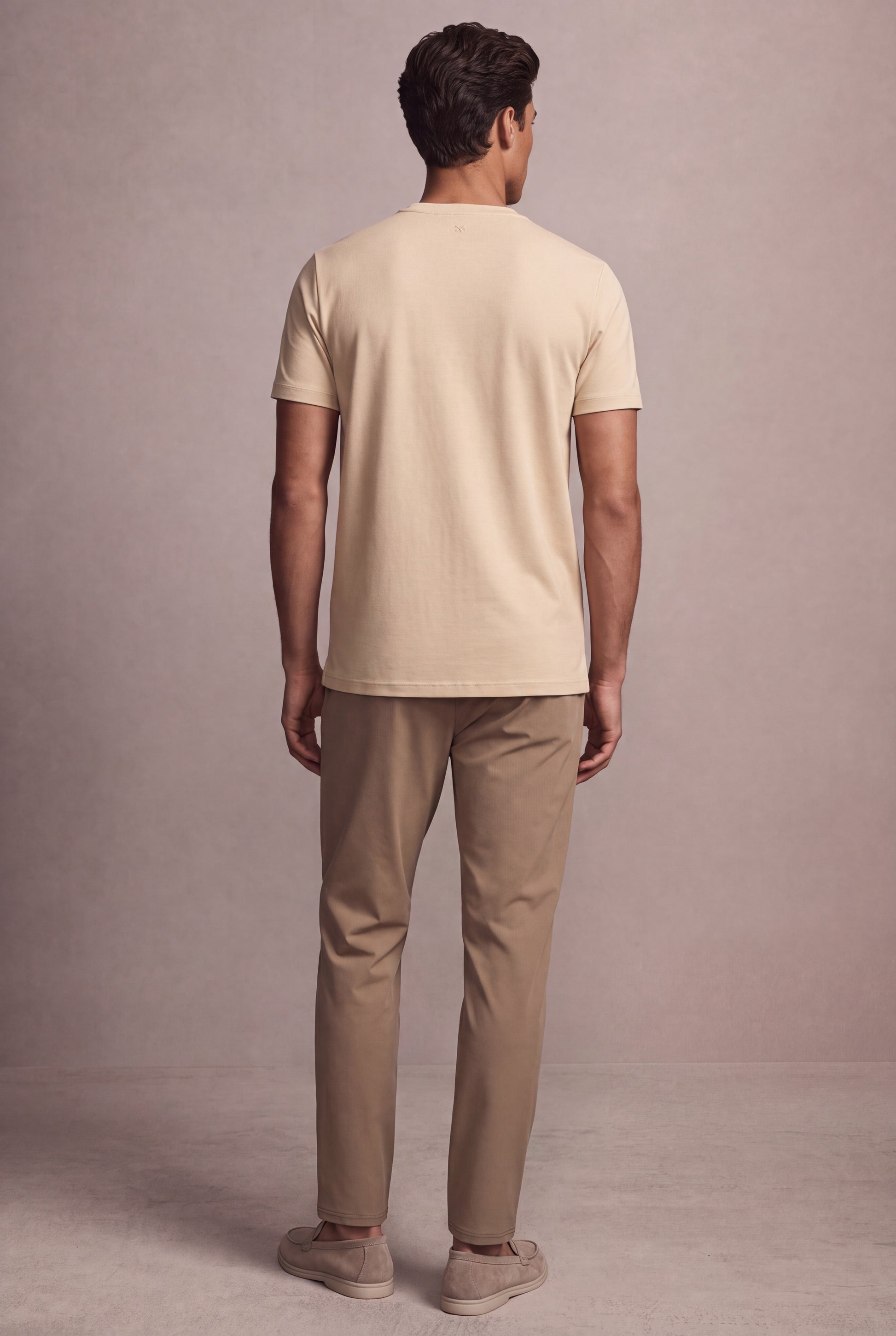 MAESON T-Shirt Silktouch Pique Ivory Beige — model, foto 4