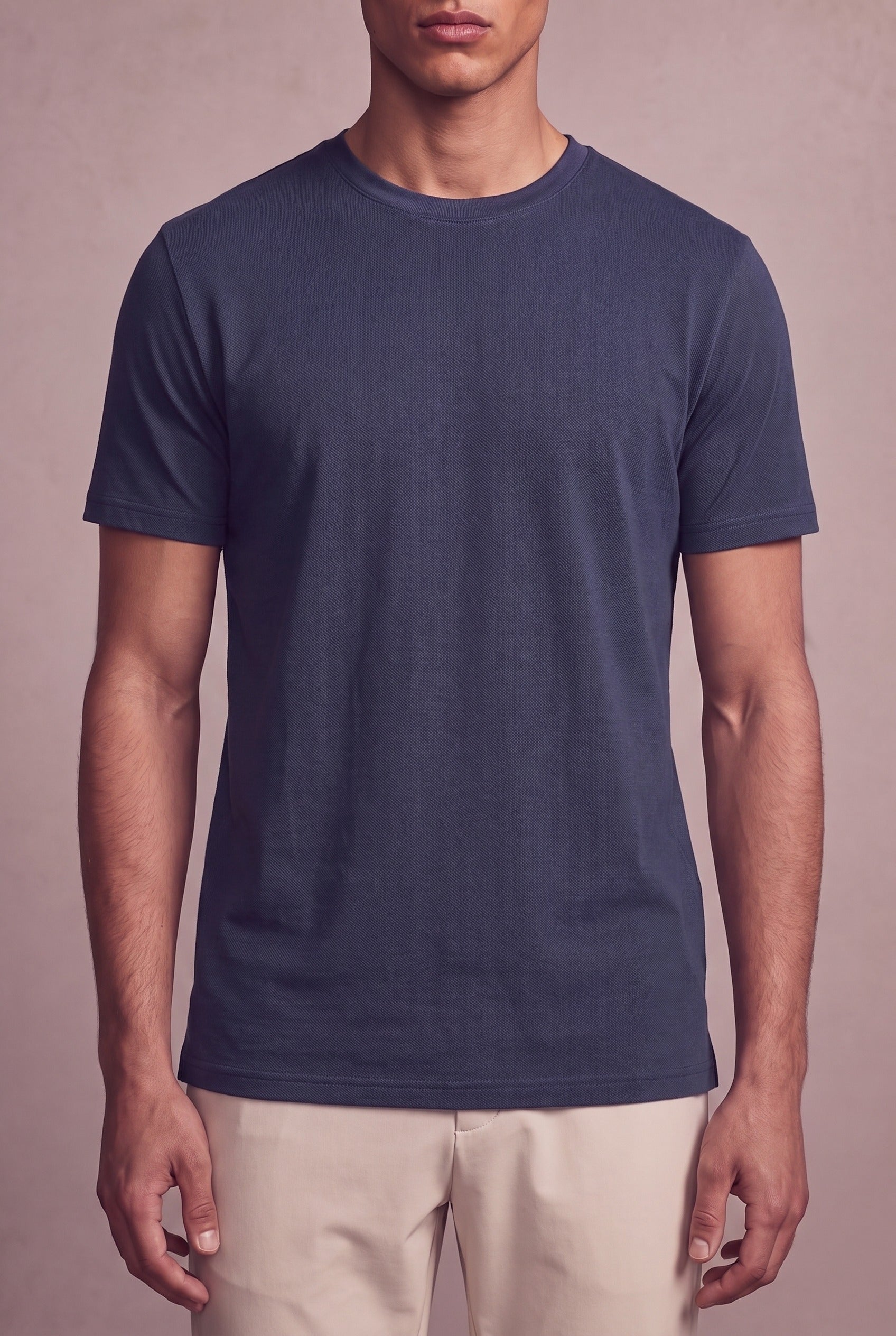 MAESON T-Shirt Silktouch Pique Midnight Blue — model, foto 3