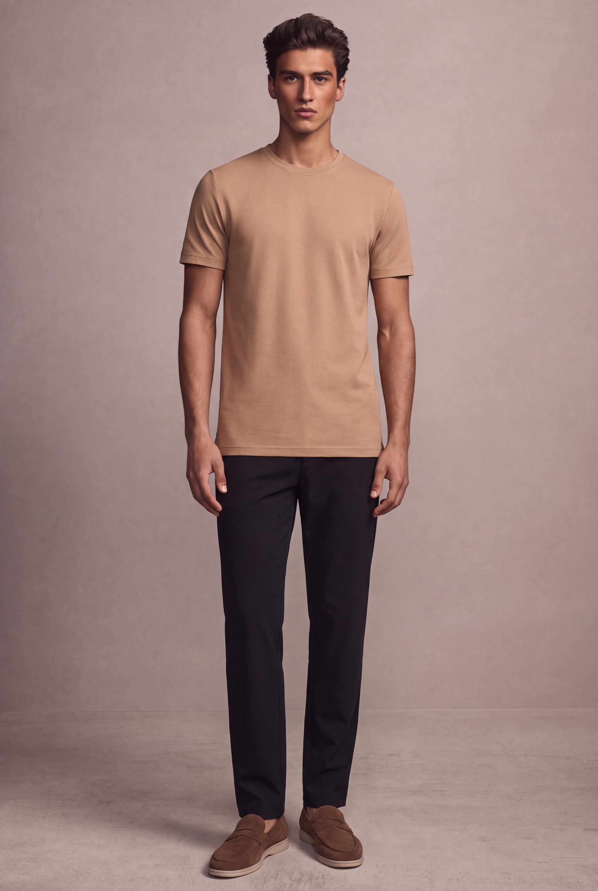 MAESON T-Shirt Silktouch Pique Mocha Sand — model, foto 2