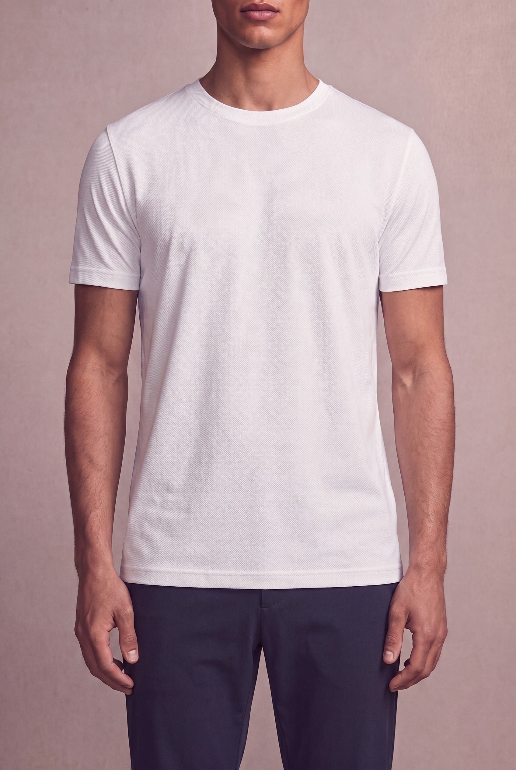 MAESON T-Shirt Silktouch Pique Silk White — model, foto 3