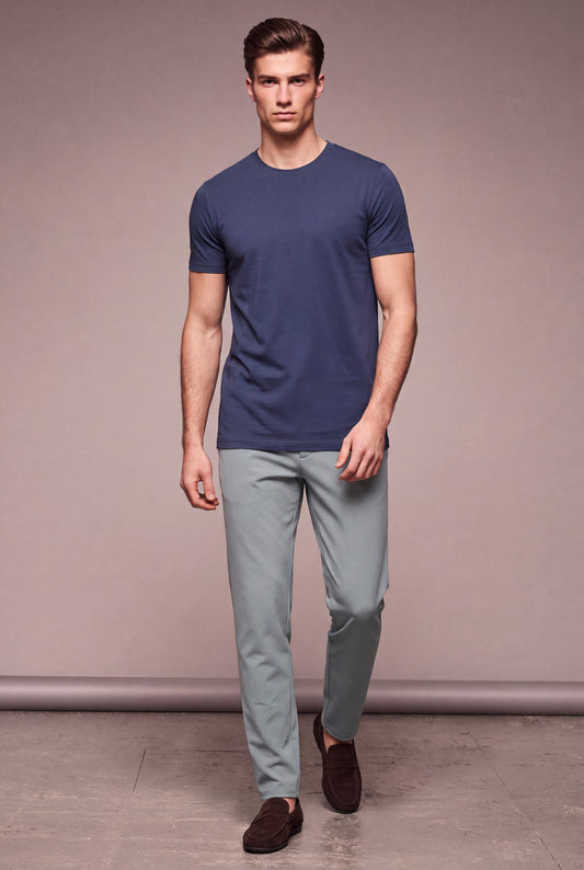 MAESON T-Shirt Modal Essence Midnight Blue — model, foto 1