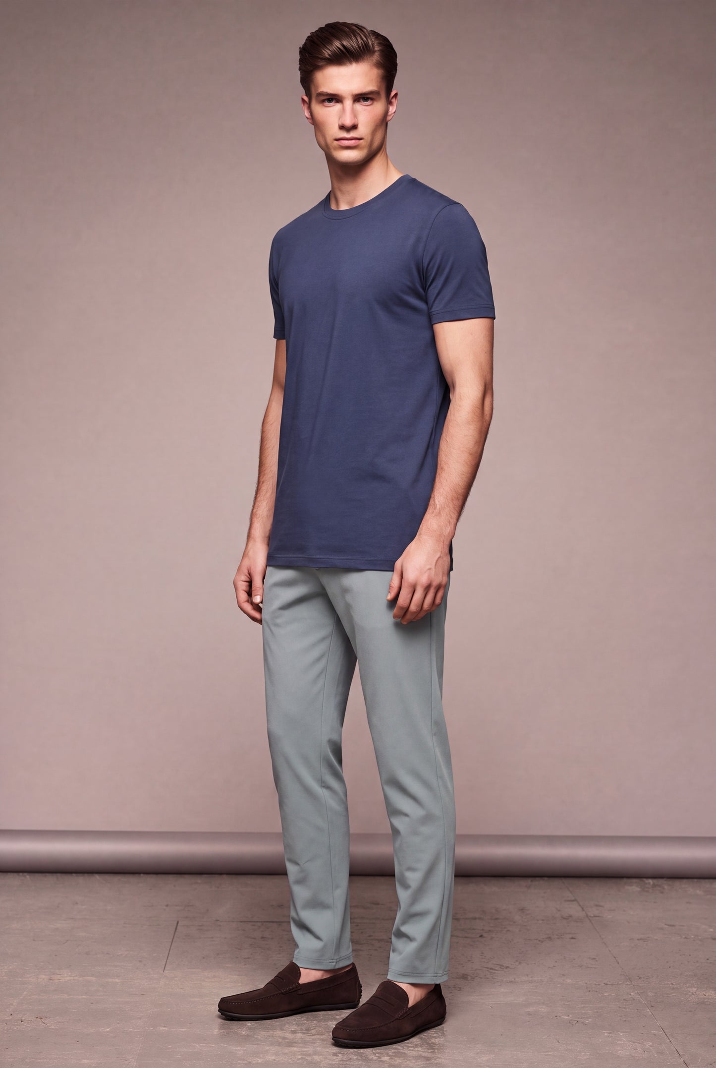 MAESON T-Shirt Modal Essence Midnight Blue — model, foto 2