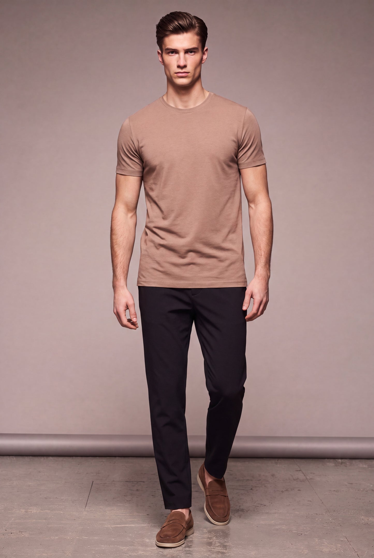 MAESON T-Shirt Modal Essence Mocha — model, foto 1