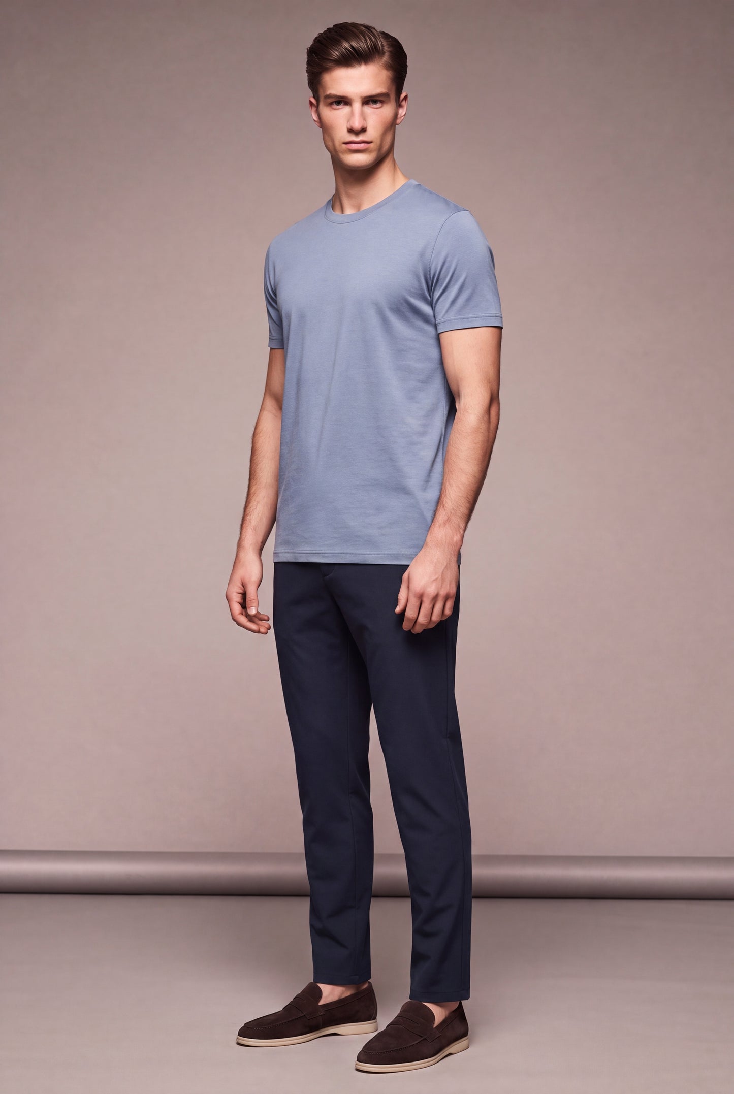 MAESON T-Shirt Modal Essence Satin Blue — model, foto 2