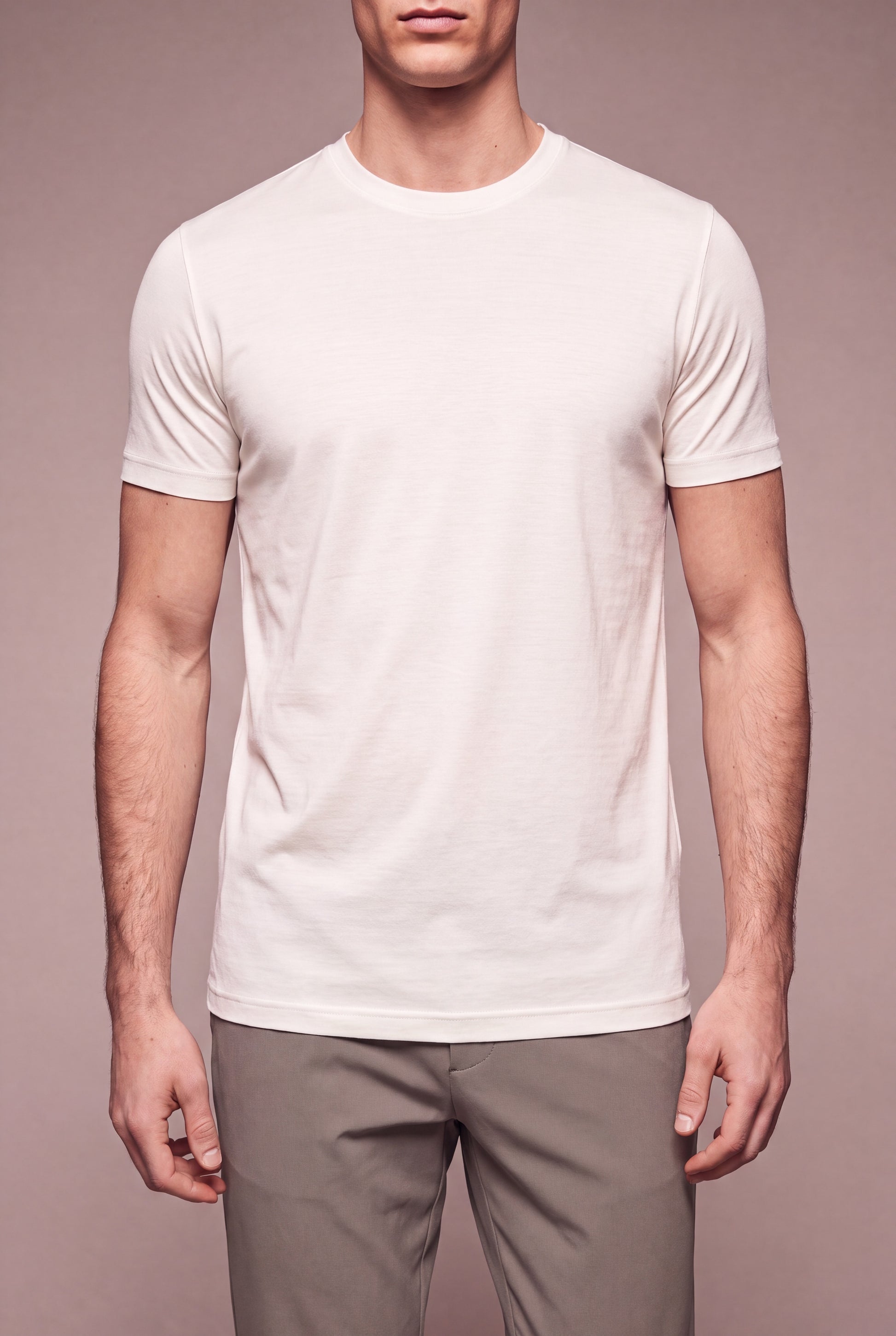 MAESON T-Shirt Modal Essence Silk White — model, foto 3