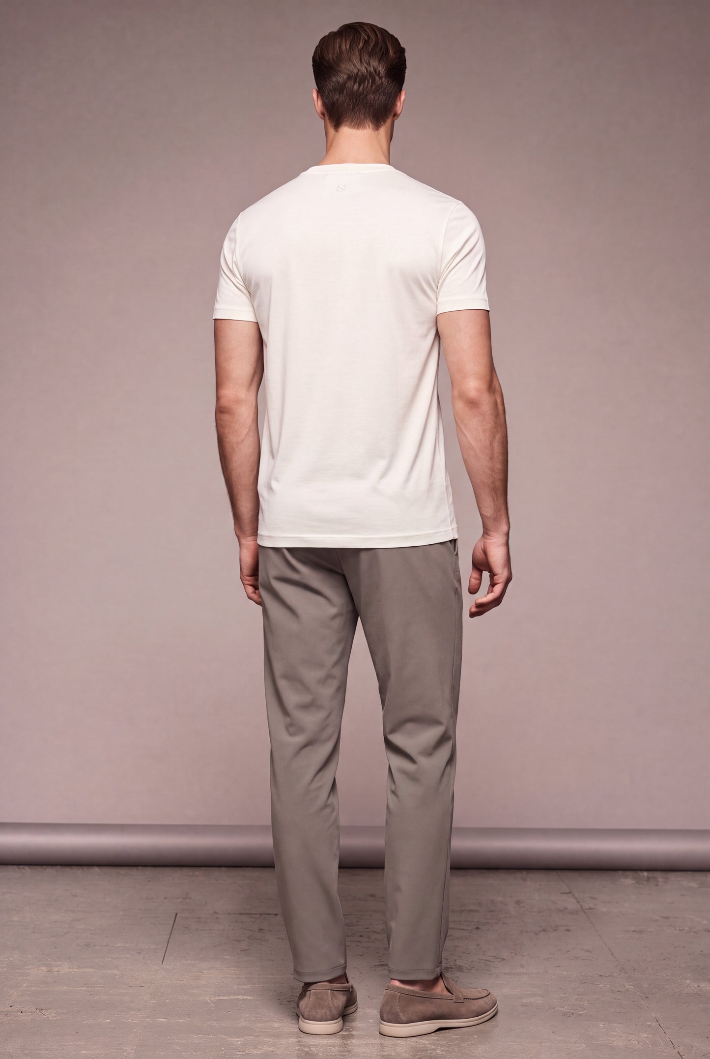 MAESON T-Shirt Modal Essence Silk White — model, foto 4