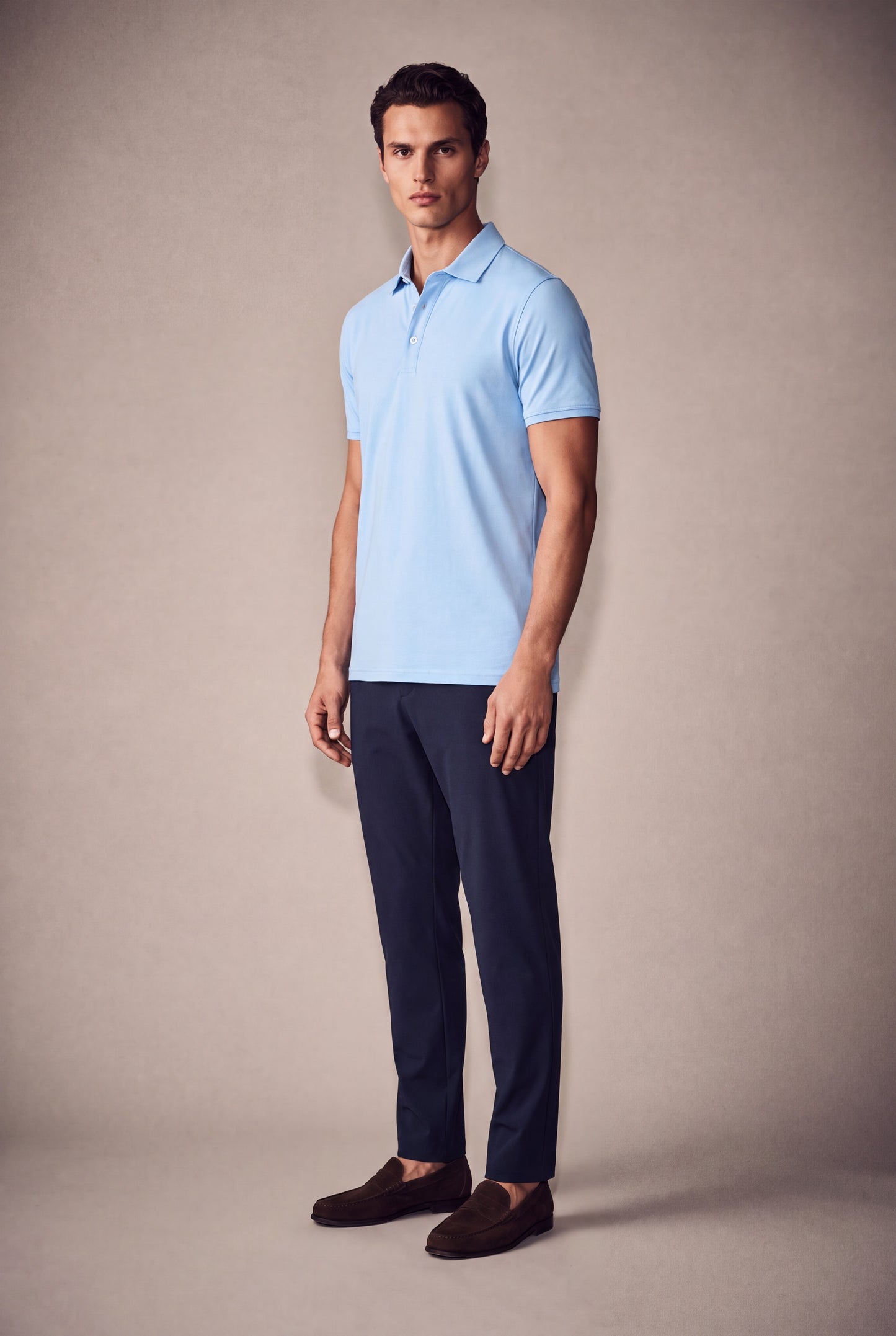 MAESON Polo Silktouch Pique Azure Blue — model, foto 2