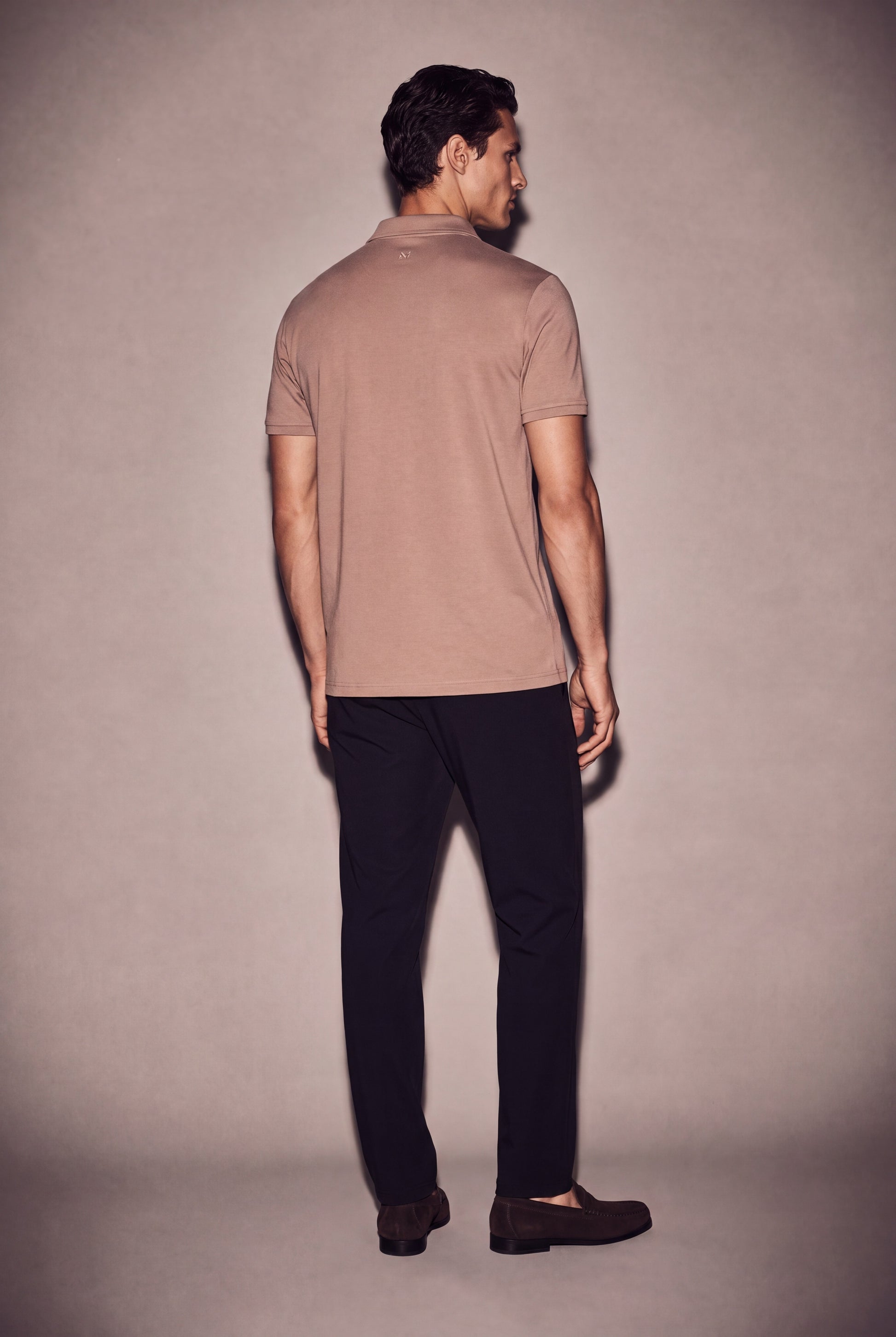 MAESON Polo Modal Essence Ember Sand — model, foto 4