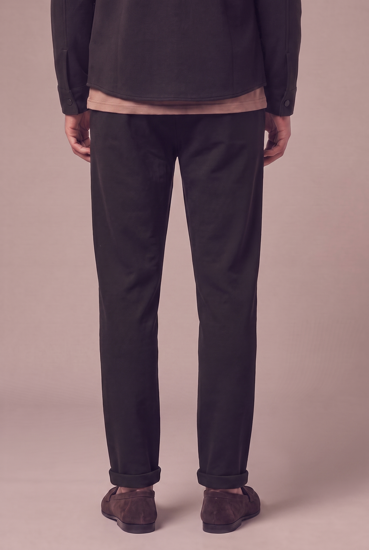 MAESON Knitted Jogg Pants Onyx Black — model, foto 2